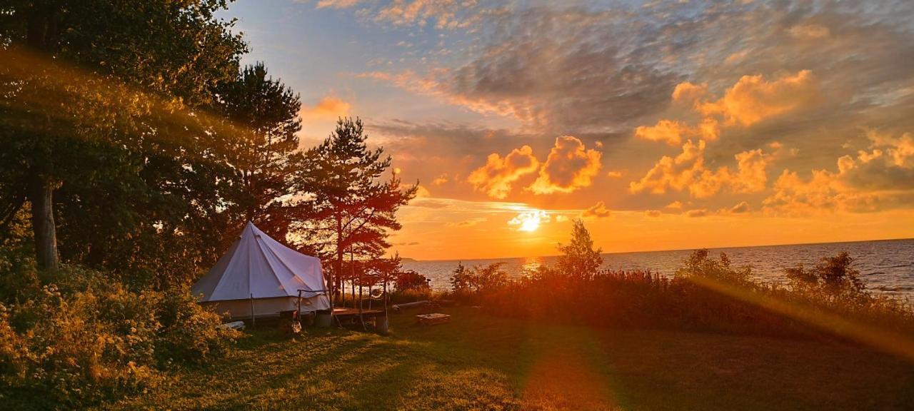 Mereaeaere Glamping Ja Rannamaja Liimala Exterior photo