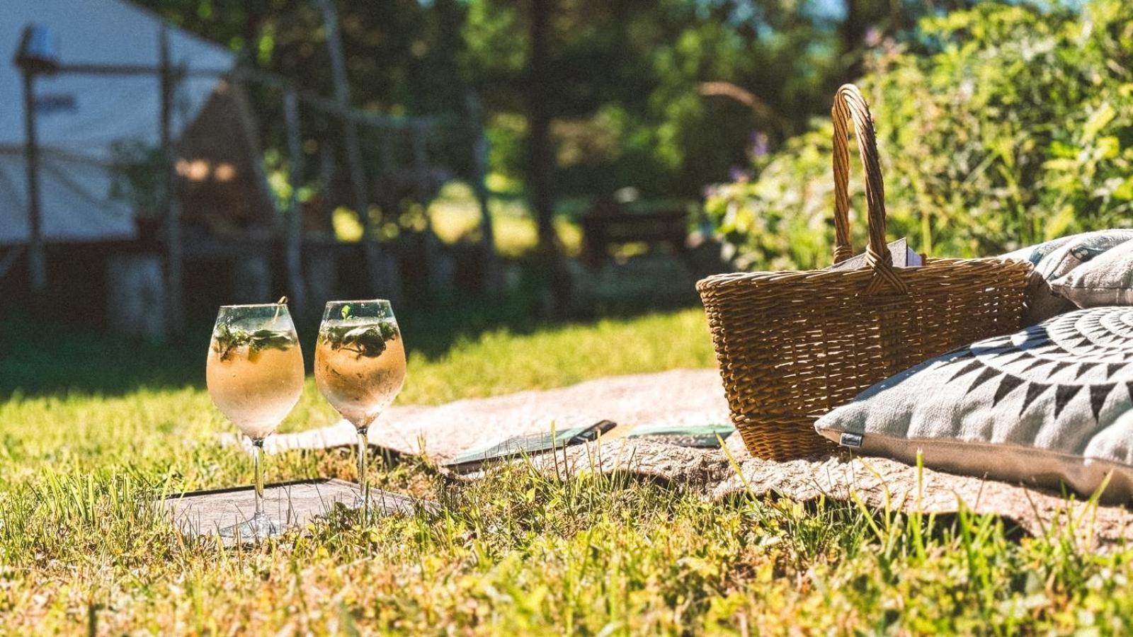 Mereaeaere Glamping Ja Rannamaja Liimala Exterior photo