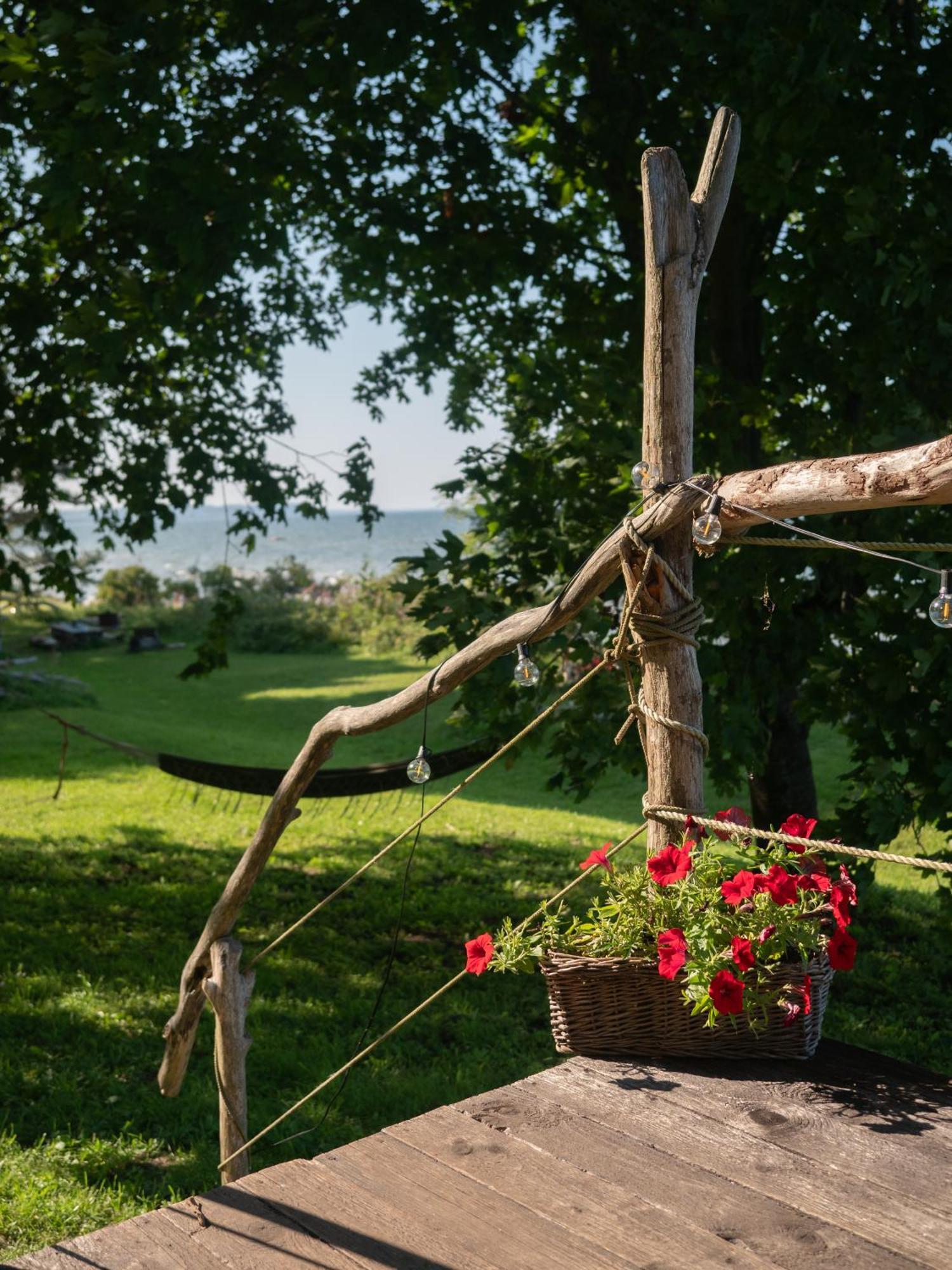 Mereaeaere Glamping Ja Rannamaja Liimala Exterior photo